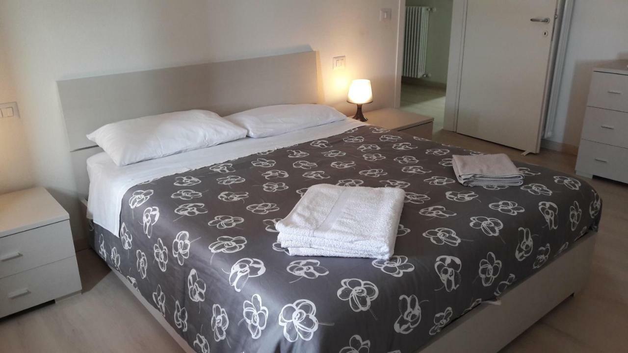 瓦多利古雷Residenza Lux Fronte Mare公寓 外观 照片