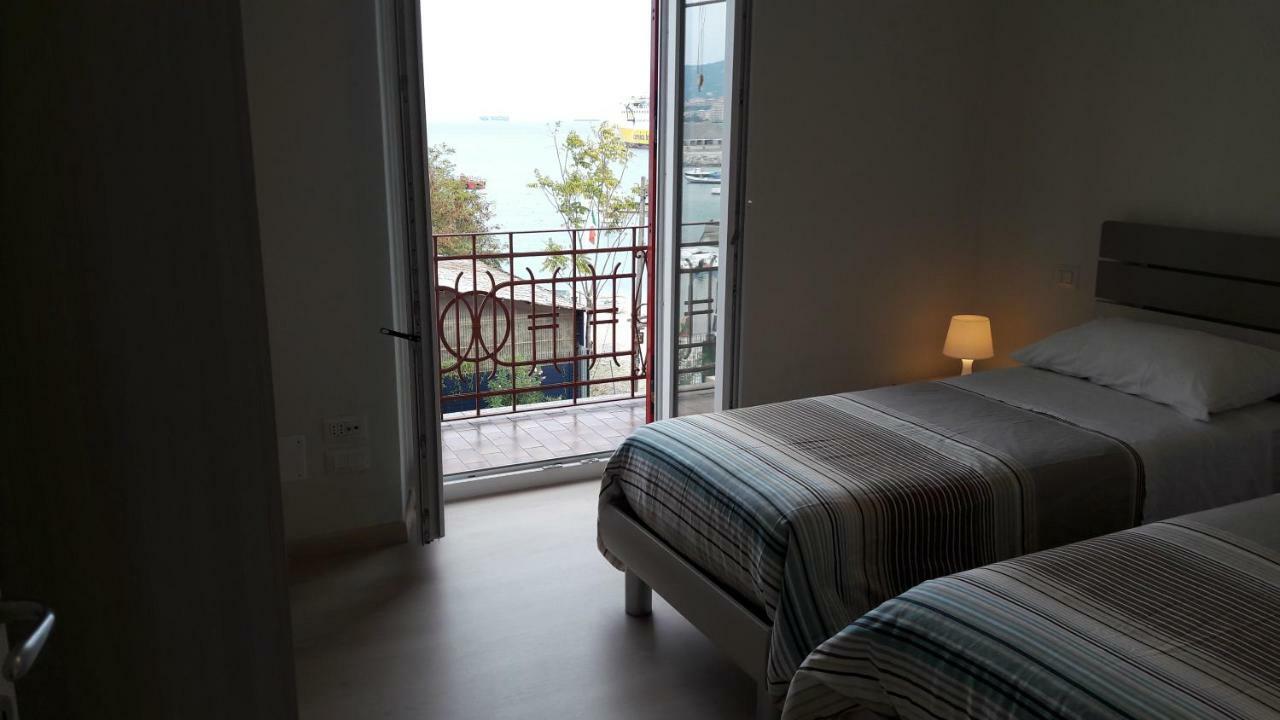 瓦多利古雷Residenza Lux Fronte Mare公寓 外观 照片