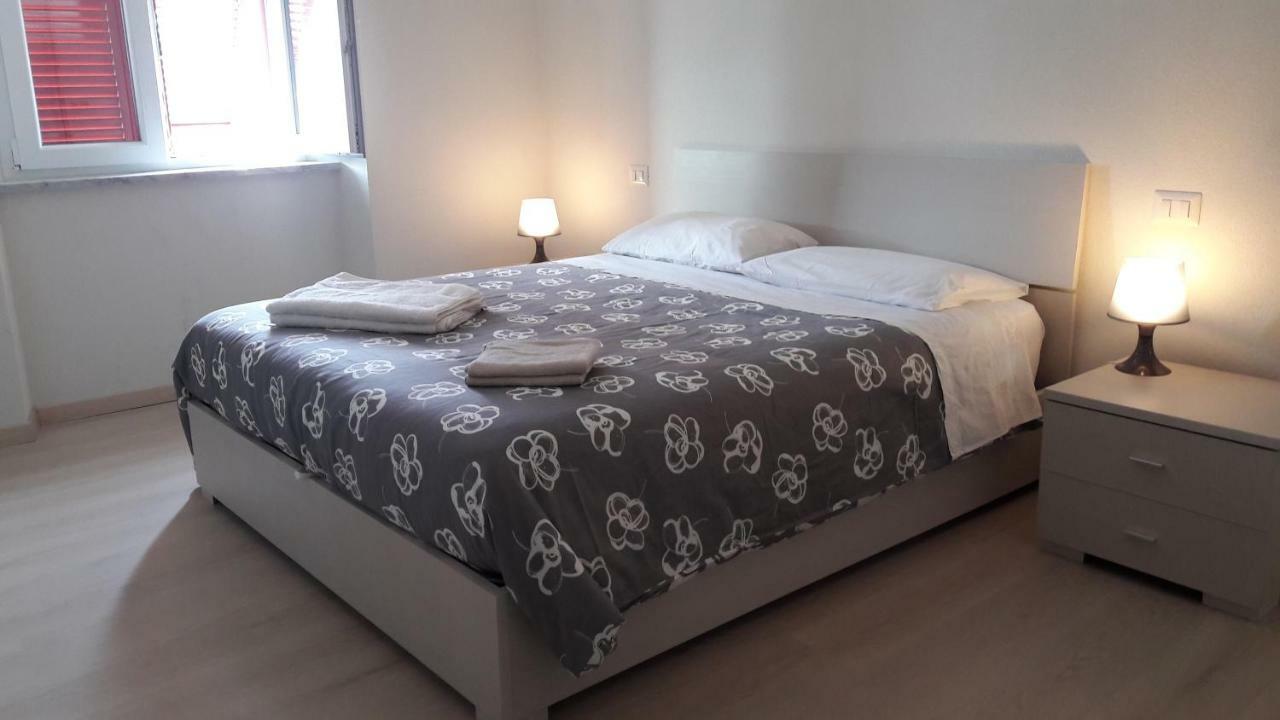 瓦多利古雷Residenza Lux Fronte Mare公寓 外观 照片